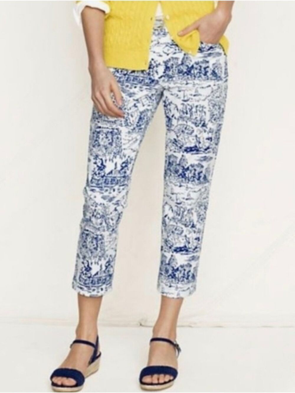 Lands' End Blue White Resort River Beach Print Mid Rise Capri Pants Size 2